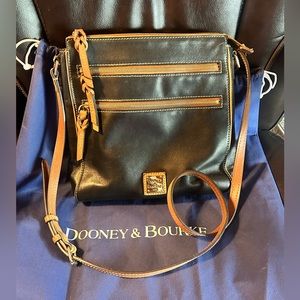 DOONEY & BOURKE‎ LEATHER CROSSBODY PURSE